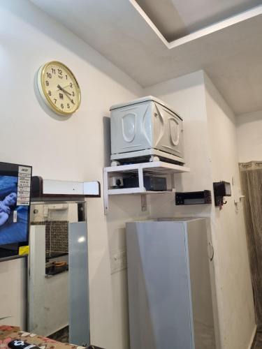 Bullawala Apartment | HOmeTEL-1 Bedroom Bath n kitchen Studio Apartment By Pushpanjali QLH