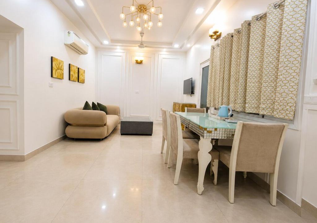 Sainik Farm Apartment | Homlee-White House-2BHK-Parking-Max Hospital-Saket