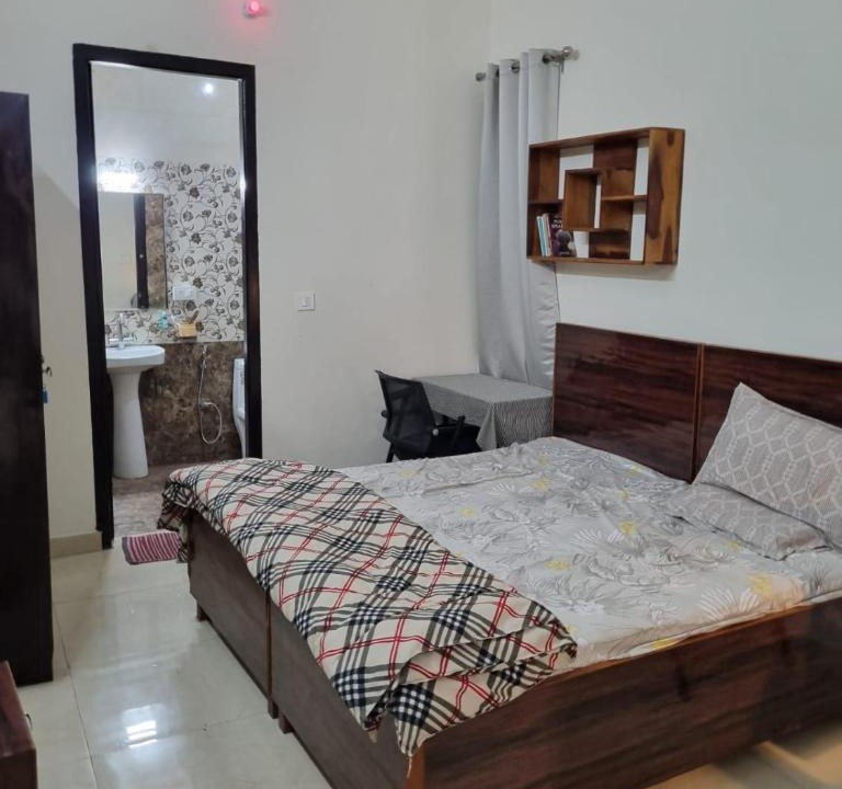 Bullawala Apartment | HOmTEL-2BHK Independent Flat by Pushpanjali QLH
