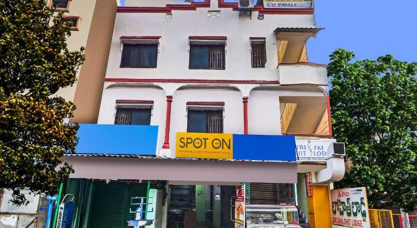 Secunderabad Hotel | Hotel ∙ 3 guests