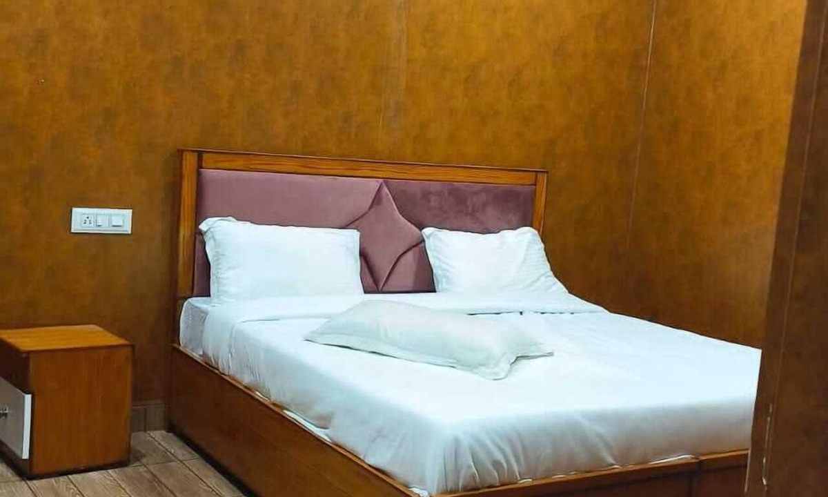 Maham Hotel | Hotel Aqua Fun King land haveli