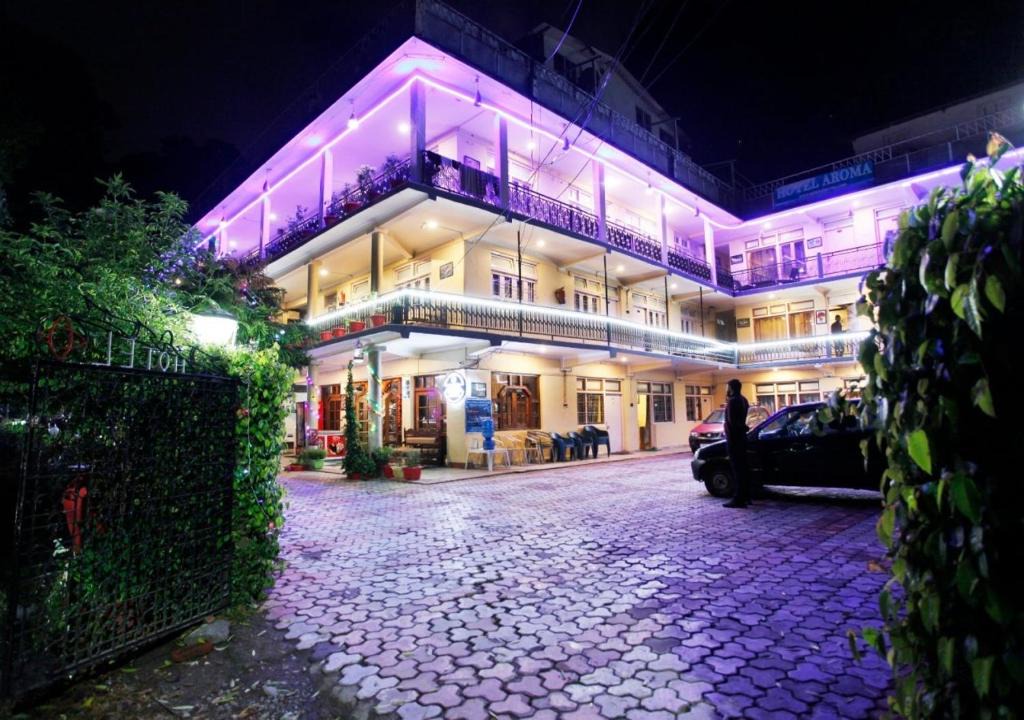 Nainital Hotel | Hotel Aroma Nainital In house parking