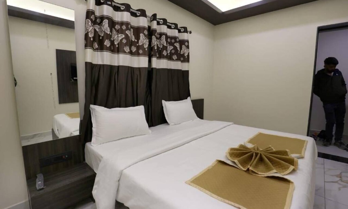 Dwarka Hotel | Hotel Bansi palace