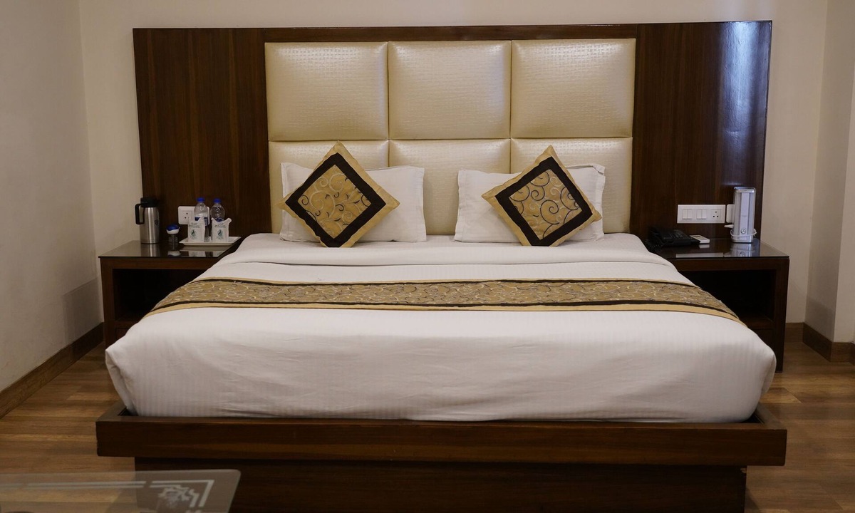 Fatehpur Hotel | HOTEL DHARAMSHALA PARADISE