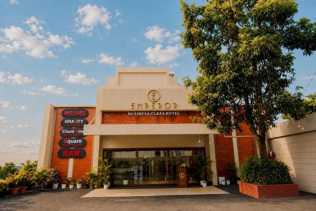 Sulthan Bathery Hotel | hotel emperor