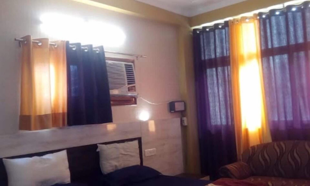 Charbagh Hotel | Hotel Europe Plaza