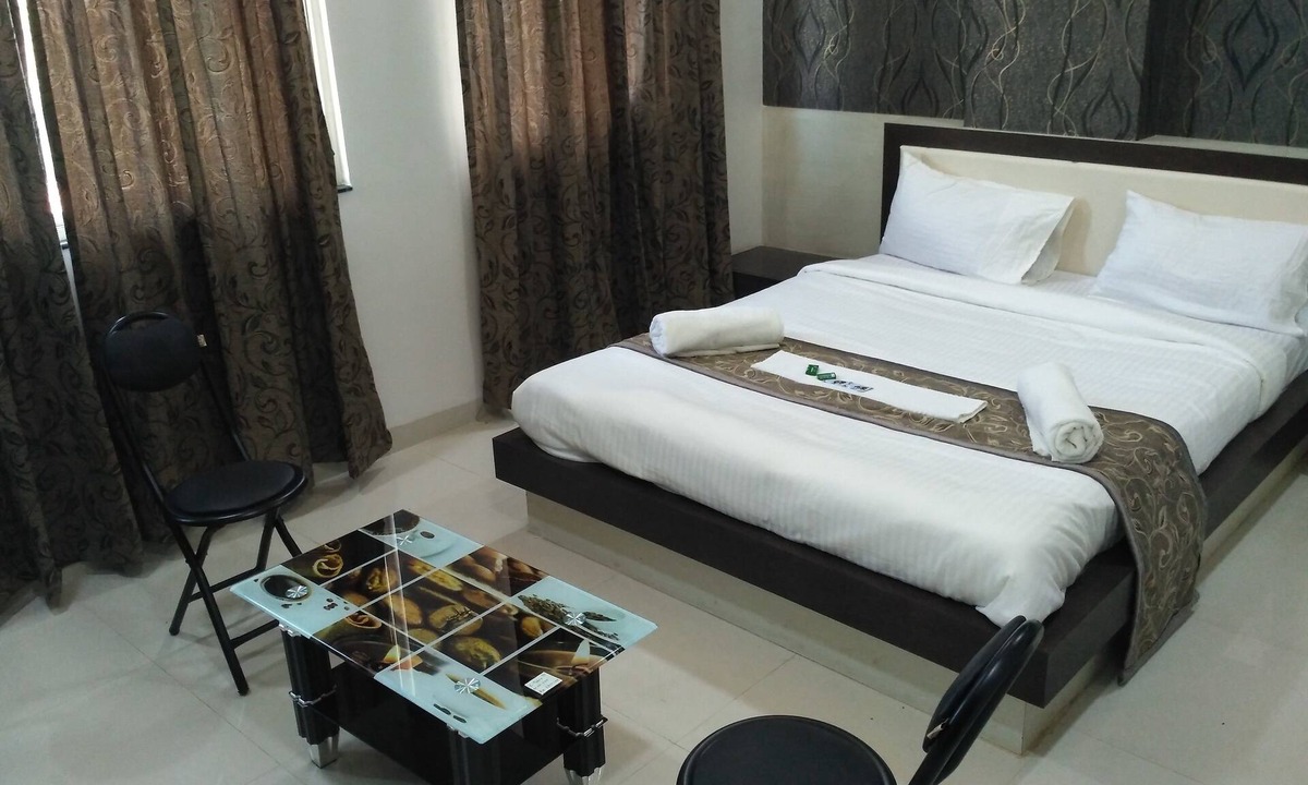 Hadapsar Hotel | Hotel Everest Inn