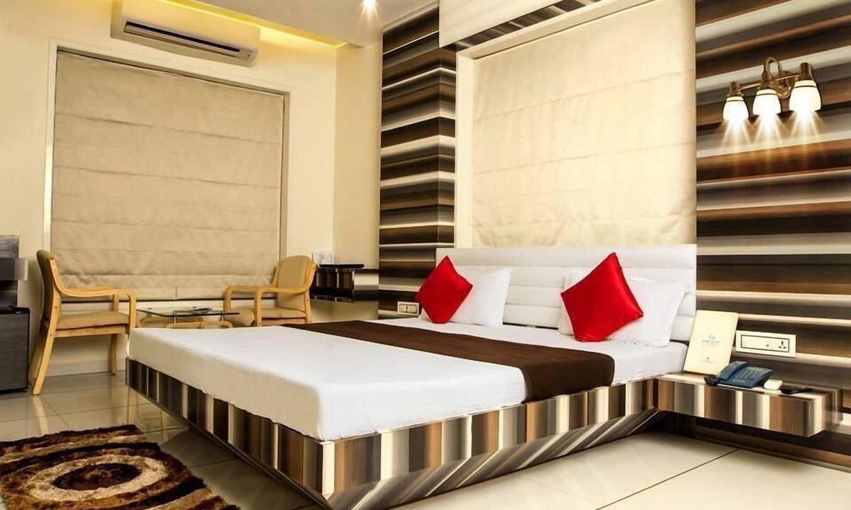 Navsari Hotel | Hotel Fun City