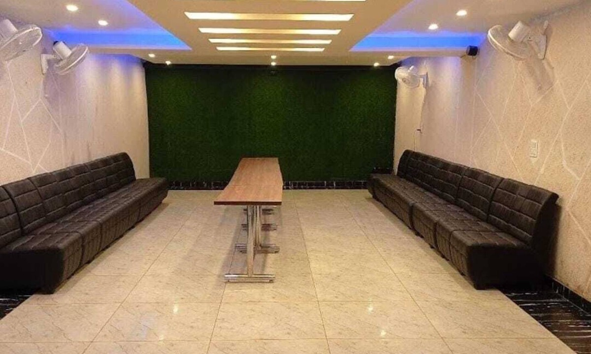 Zirakpur Hotel | Hotel Glass Inn