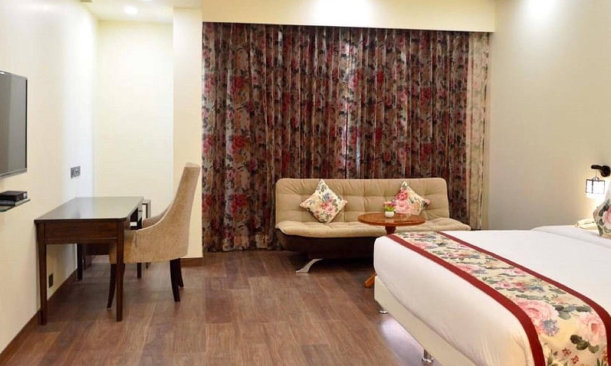 Sitapura Hotel | Hotel Grand Maple