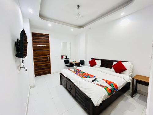 Kalkaji Hotel | Hotel Grand - Near Lotus Temple