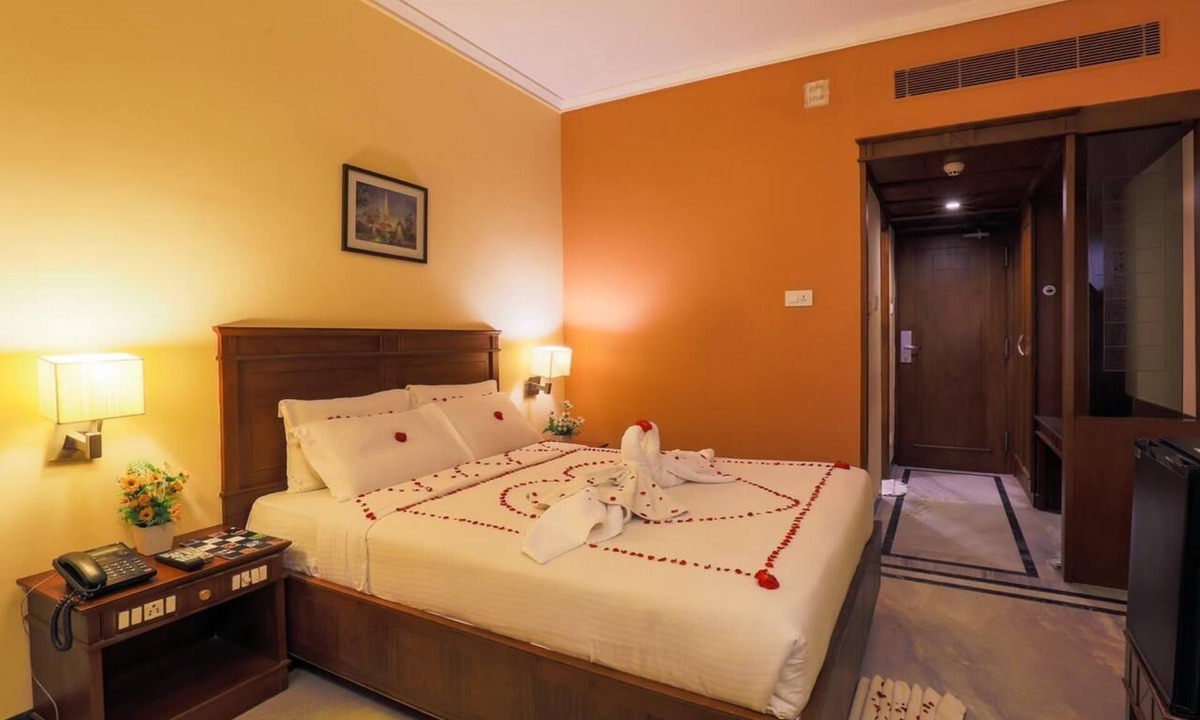Chromepet Hotel | Hotel Grand Palace Chennai