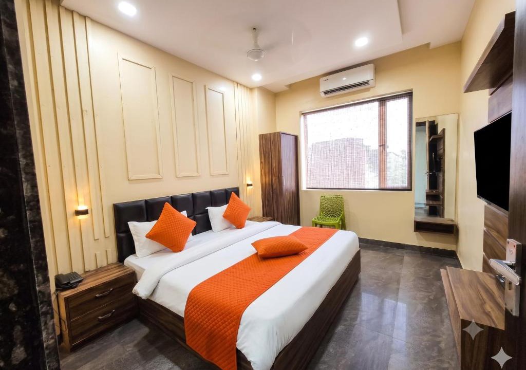 Vrindavan Hotel | Hotel Grand Sheela Near Prem Mandir, Vrindavan