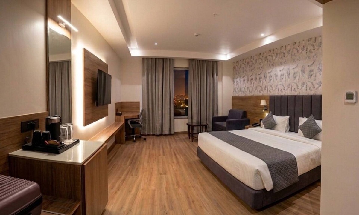 Varanasi Hotel | Hotel Holiday Heights