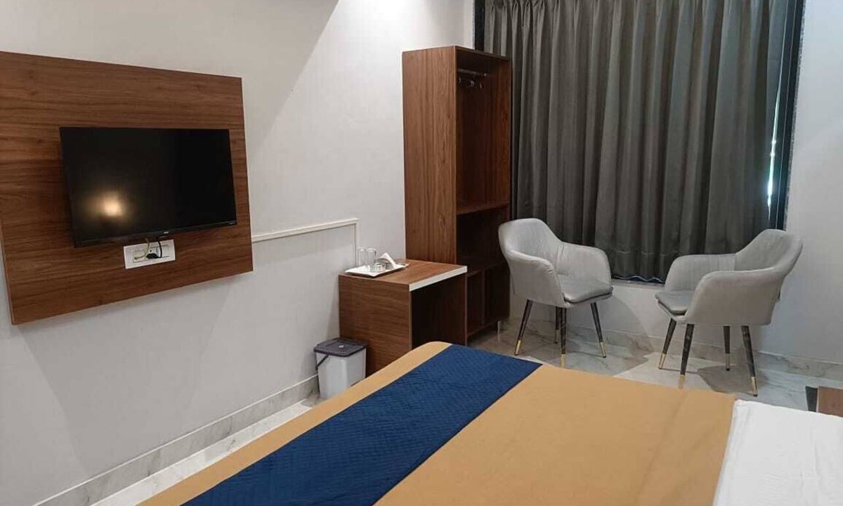 Kharar Hotel | Hotel Kamboj