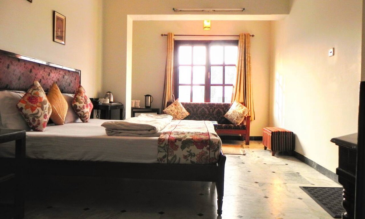 Kota Hotel | Hotel Kishan Kunj