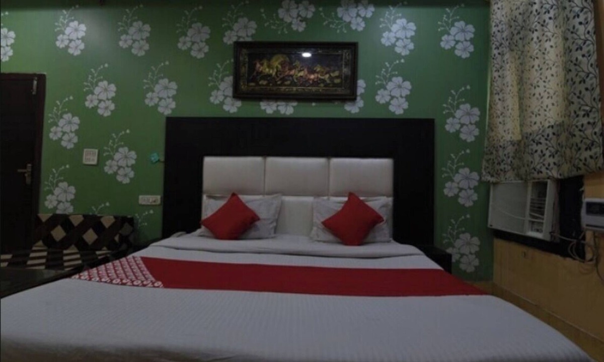 Karol Bagh Hotel | Hotel Krishna Palace By GRB