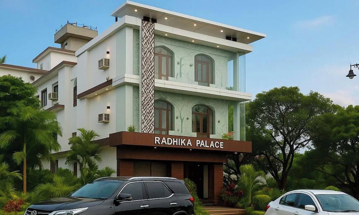 Faizabad Hotel | Hotel M-I-N-X Radhika Palace Ayodhya