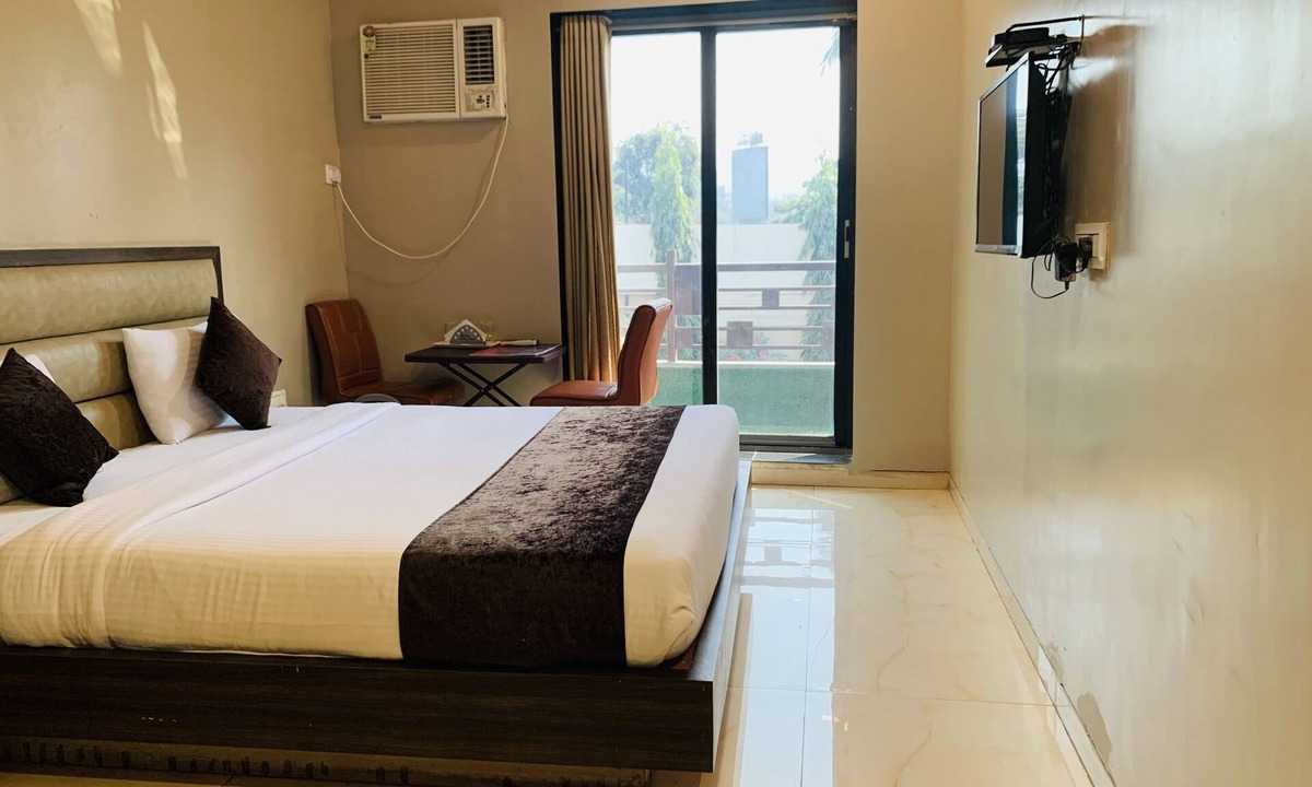 Mira Road East Hotel | Hotel merakee