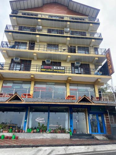 Palampur Hotel | Hotel Munish