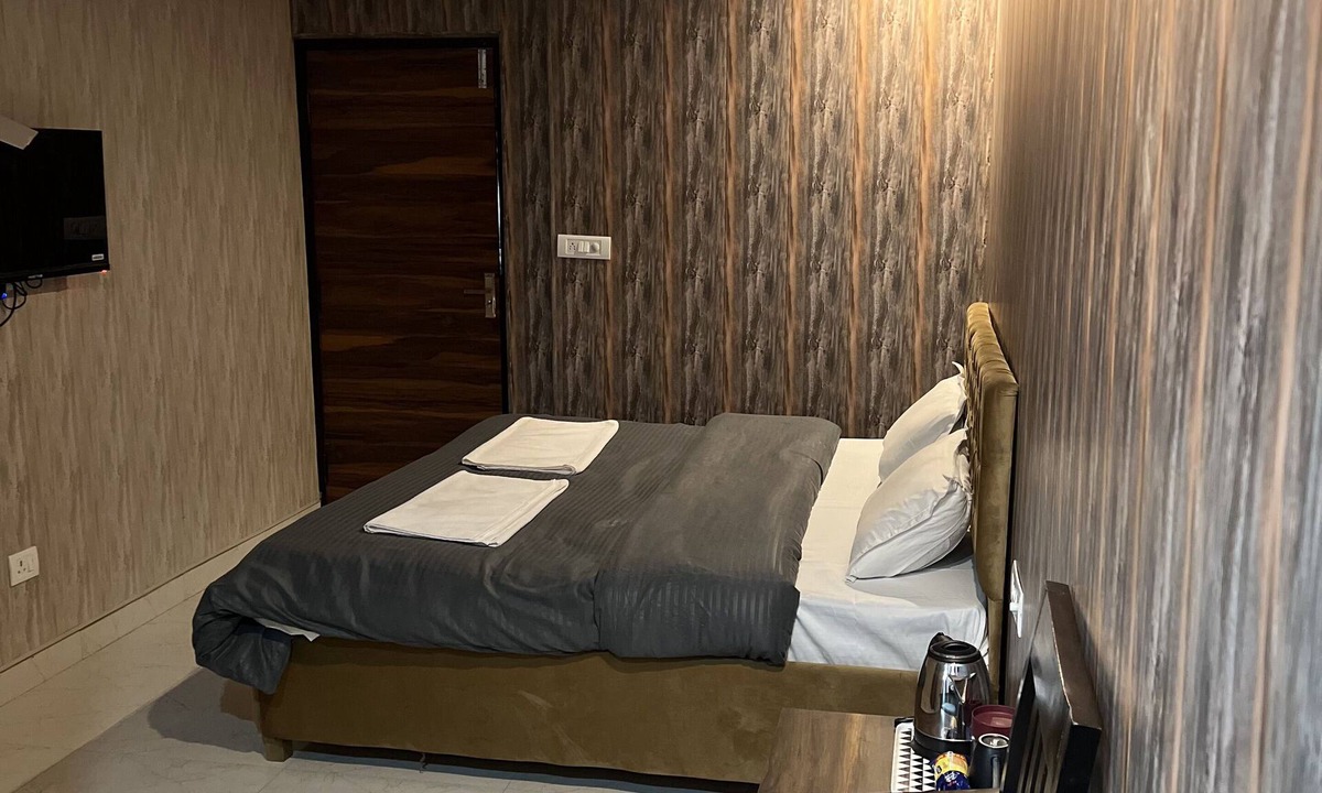 The Mall Road Resort | Hotel Mussoorie Gold Mary