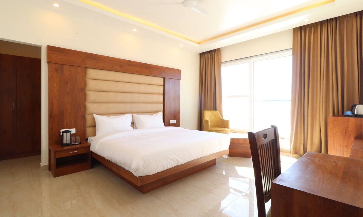 The Mall Road Hotel | Hotel Mussoorie Heights