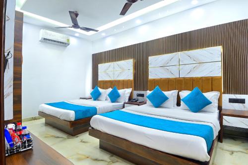 Paharganj House | Hotel Nav Durga "2 Walking from New Delhi Railway Station"