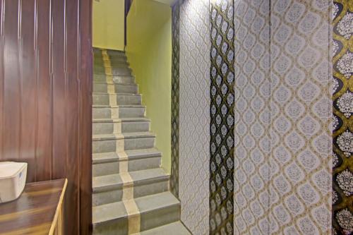 Sardhana Hotel | Hotel O Cozy Cottage