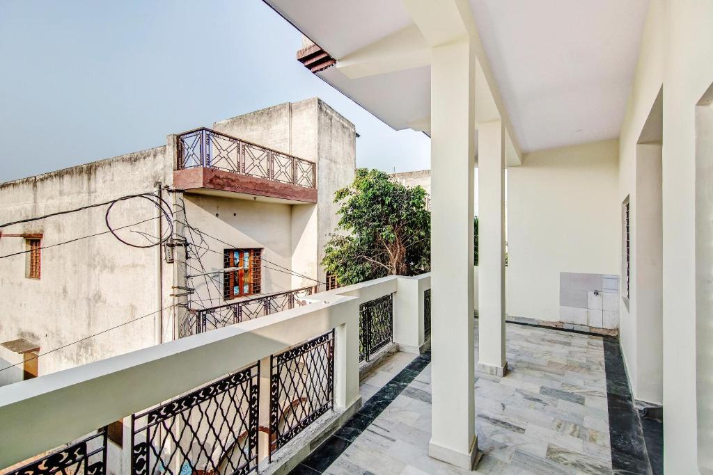 Sardhana Hotel | Hotel O Pallavi Residency