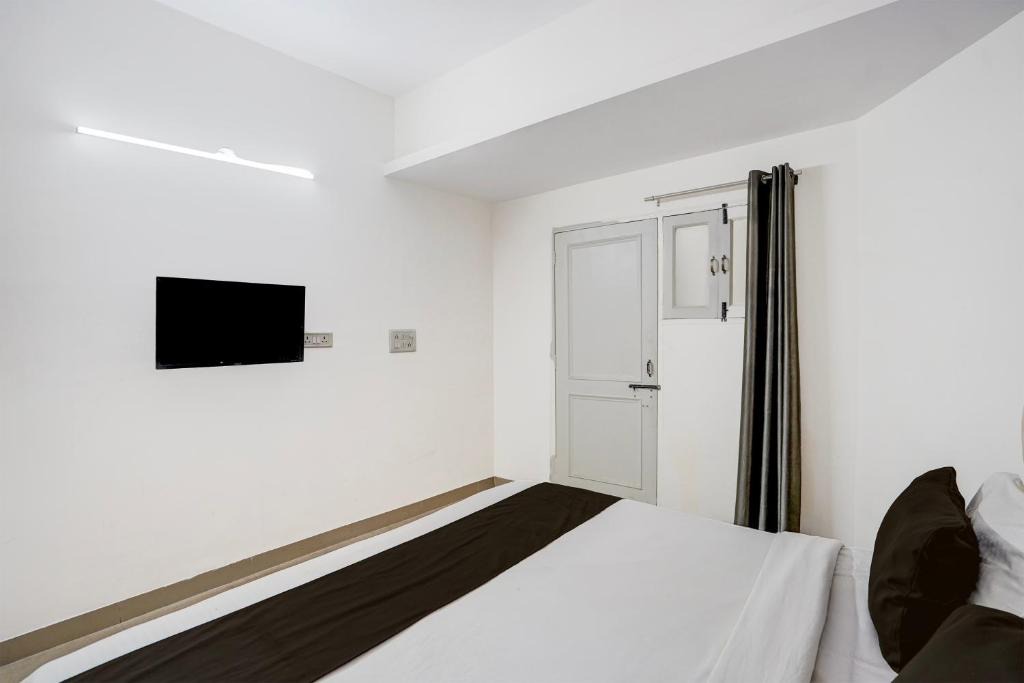 Lajpat Nagar Hotel | Hotel O The Qotel Palace - Lajpat Nagar