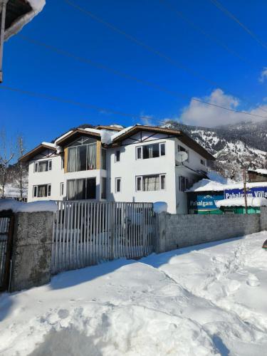 Laripora Hotel | Hotel Pahalgam Villas