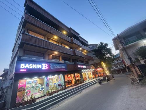 Palampur Hotel | Hotel Postcard