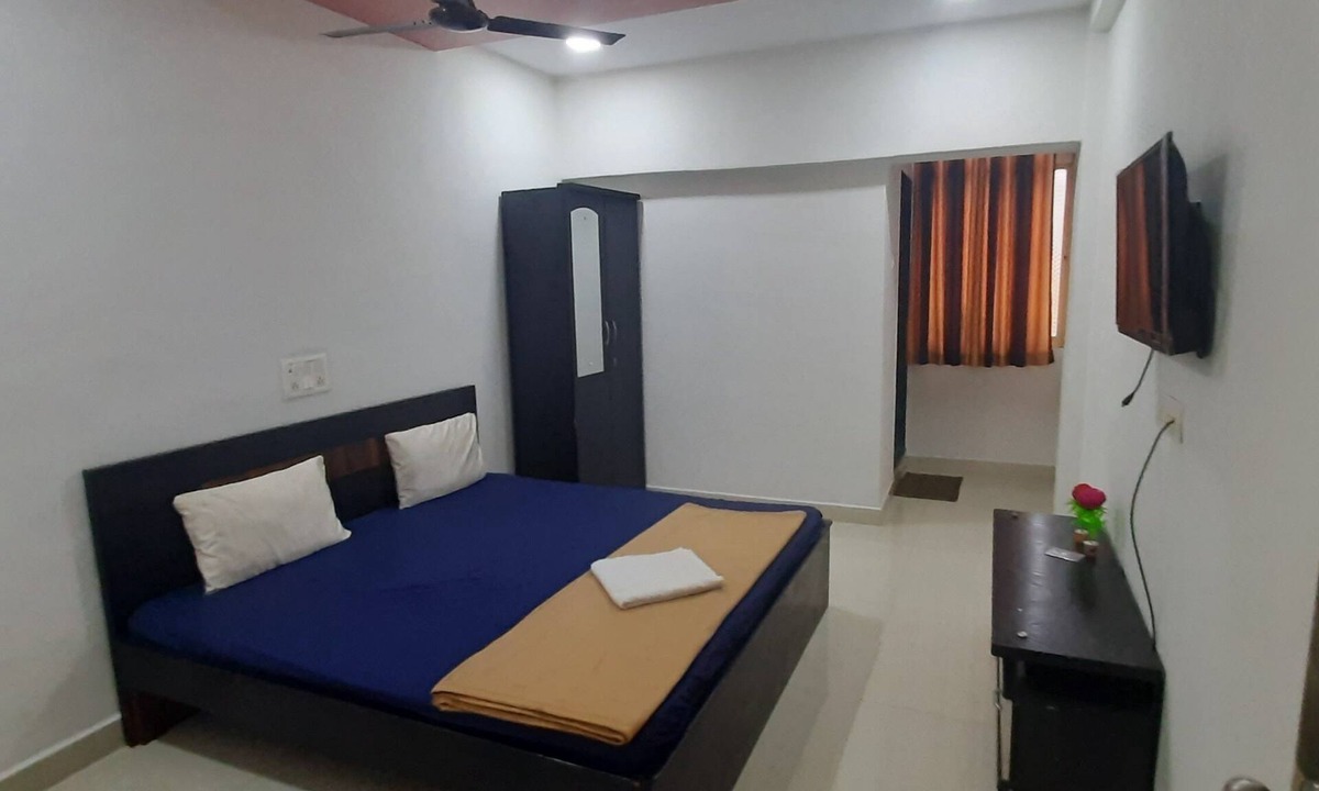 Neral Hotel | Hotel Radhakrishna