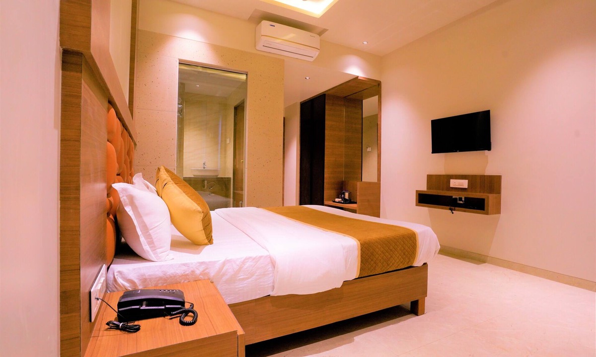 Vasai East Hotel | HOTEL REGENCY