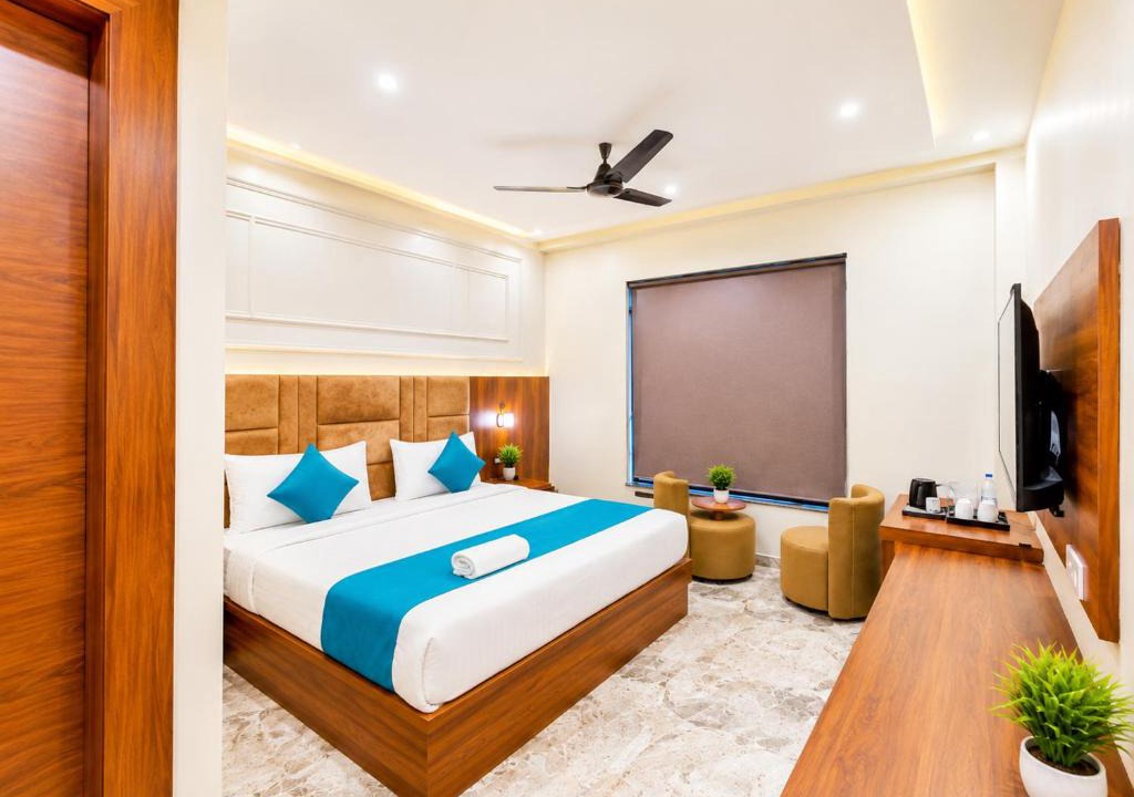 Vrindavan Hotel | Hotel RK Plaza - Rukmani vihaar - #Parking #Best Rated Area #Fully Ac #Prem Mandir #Chaar Dhaam