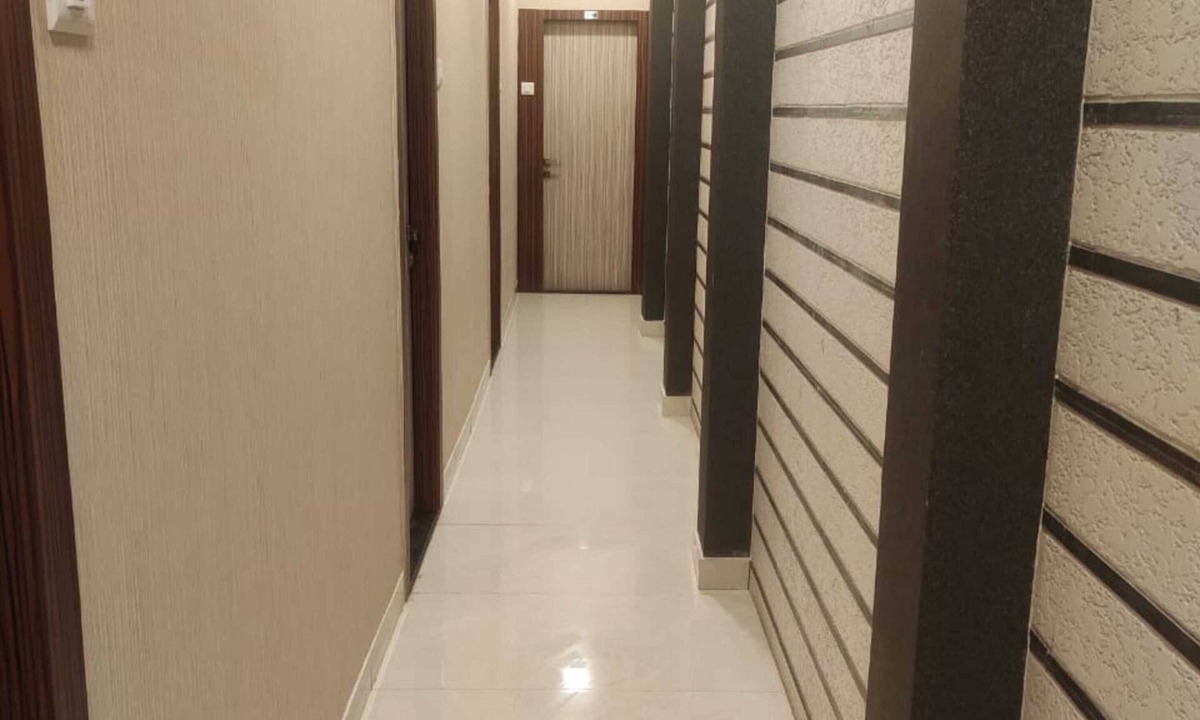 Kandiwali West Hotel | Hotel Royal Inn
