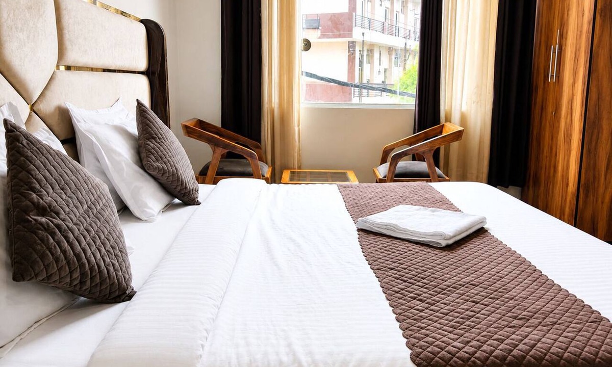 Zirakpur Hotel | Hotel Royals, Zirakpur