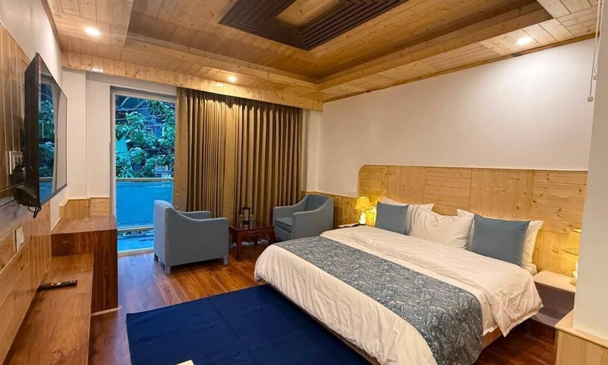 New Manali Hotel | Hotel Rudra Grand