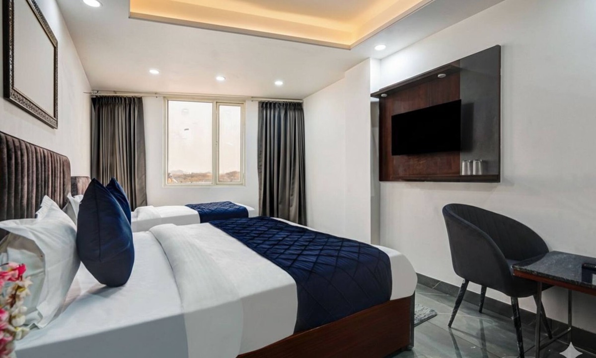 Mahipalpur Extension Hotel | HOTEL S R STAY NEAR IGI DELHI AIRPORT