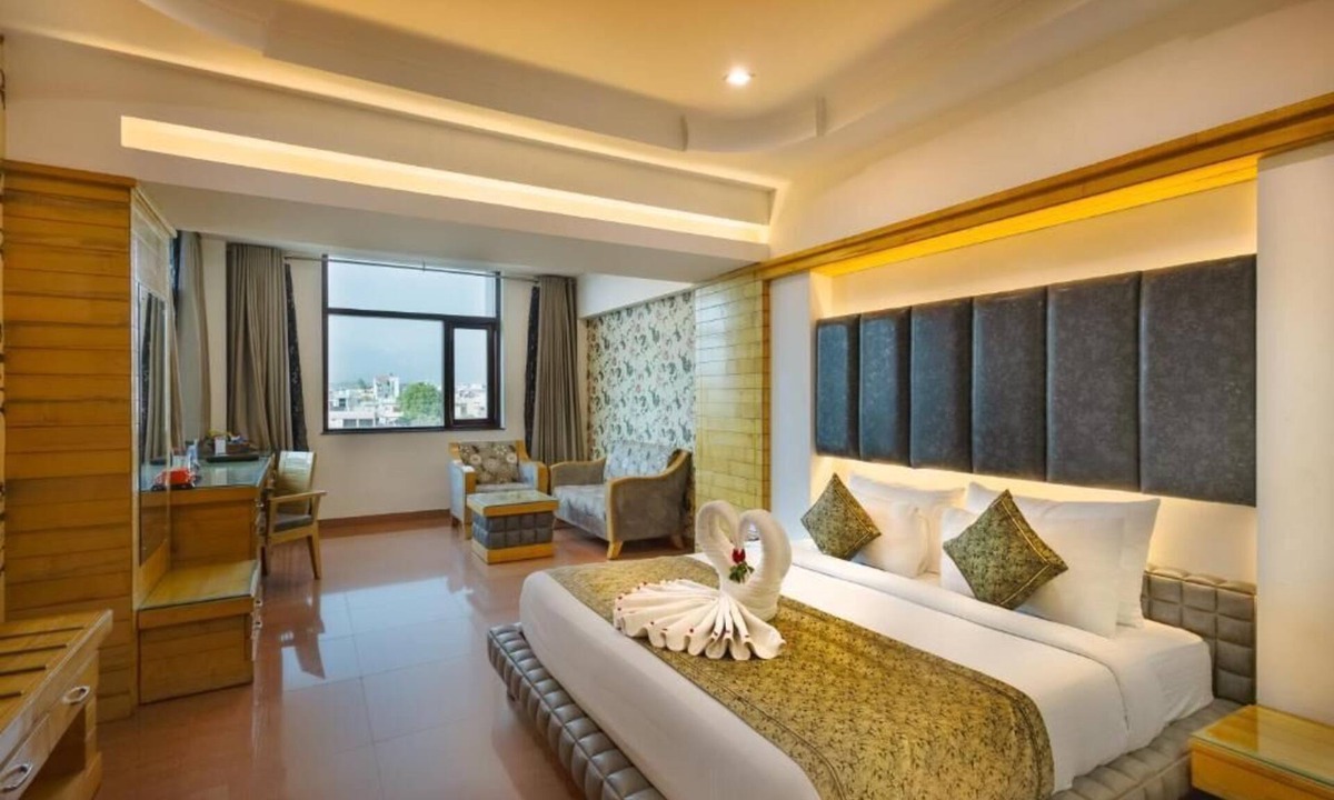 Dehradun Hotel | Hotel Saffron Leaf
