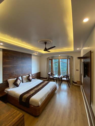 Bemloi Hotel | Hotel Silverine