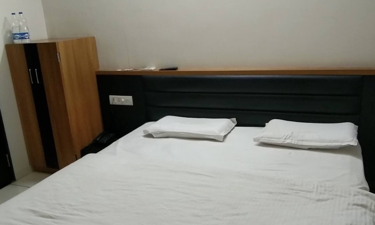Bhavnagar Hotel | Hotel Sky Inn