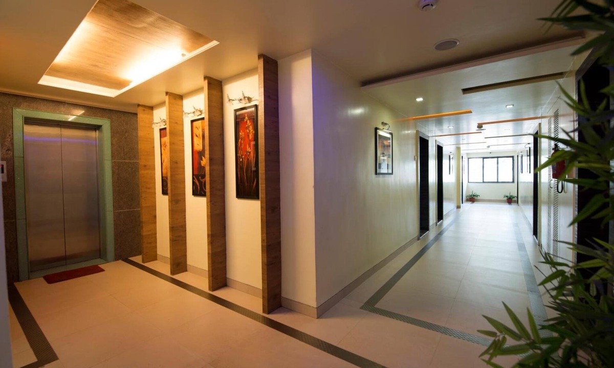 Hadapsar Hotel | Hotel Suresh Inn