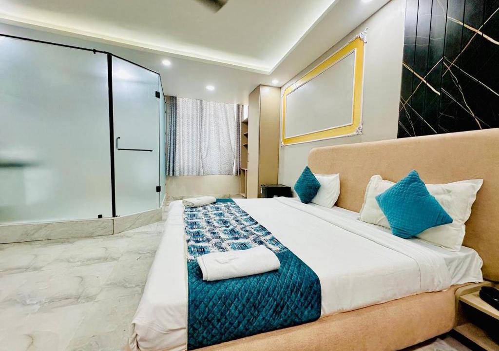Aerocity Hotel | Hotel The Grand Villa by Signature Stayz Near International Airport
