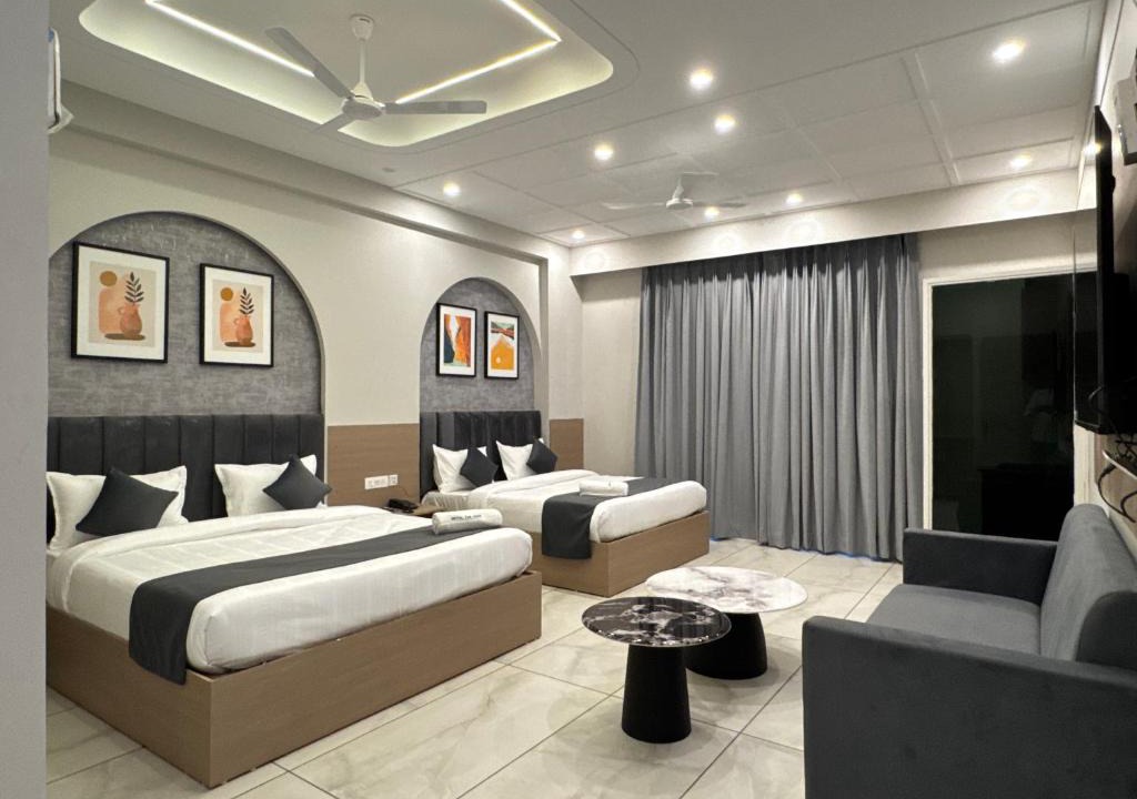 Kharar Hotel | Hotel The Merc