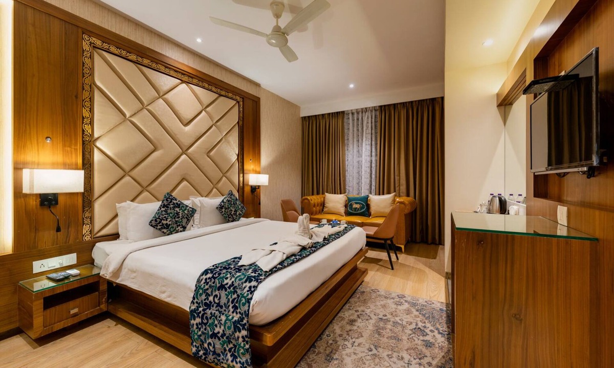 Vijayapura Hotel | Hotel Town Palace