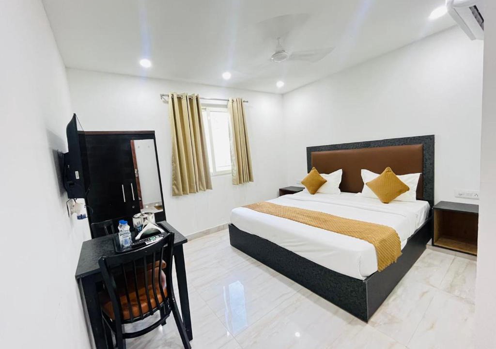 Greater Kailash Hotel | Hotel Vasundhara Villa - Greater Kailash