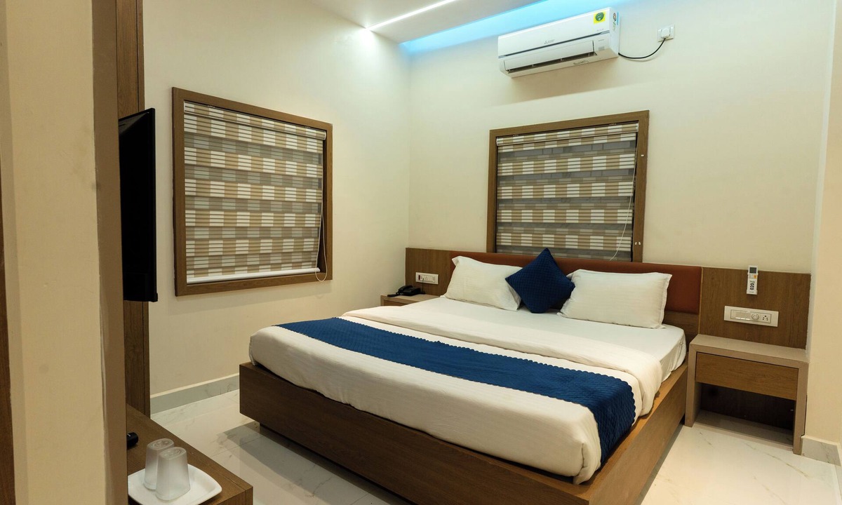 Una Hotel | HOTEL VRINDA