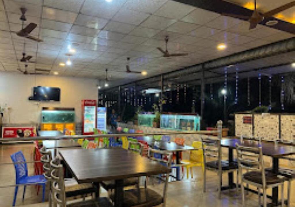 Ratnagiri Hotel | HOTEL VRINDAVAN NIWALI