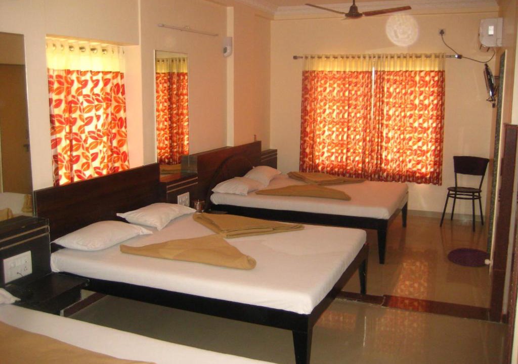 Shirdi Hotel | Hotel Yogiraj